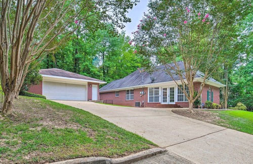 Columbus Casa | Charming Columbus Home w/ Game Room, Near AFB!