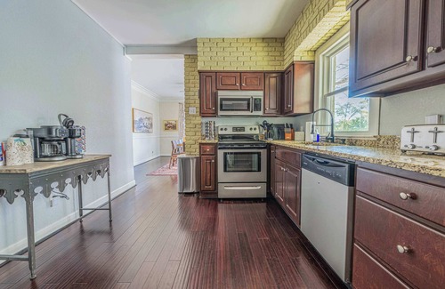 Columbus Casa | Charming Columbus Retreat|3BR|Pool&Games