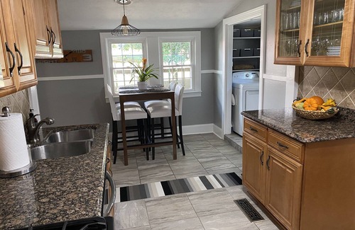 Pendleton King Casa | ★ Charming Comfy Cottage Home with a Modern Flair★