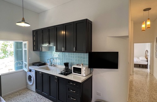 Batroun Apartamento | Charming condo at the heart of Batroun old souk
