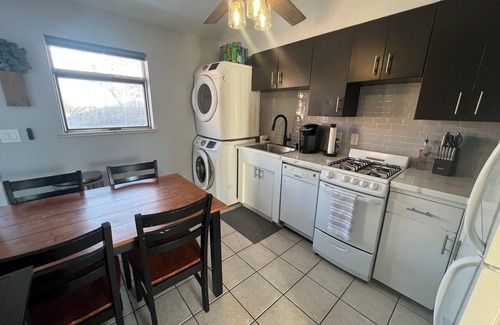 Overland Condominio | Charming Condo/Flat in Englewood