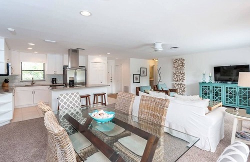 Sanibel Condominio | Charming condo located near the beach w/pool, W/D, and internet