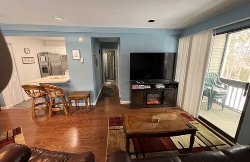 Weirs Beach Condominio | Condominio encantador para 8 personas - Pistolas de esquí o nadar en Winnipesaukee
