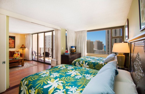 Waikiki Condominio | Vista al mar en el piso 19 | AC, wifi y parking | Paseo corto a la playa