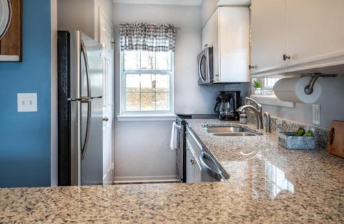 Branson Apartamento | Charming Condos at Holiday Hills Resort - Beautifully Updated and Affordable - Family Amenities