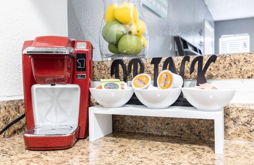 Park Central Apartamento | CHARMING CORPORATE APARTMENT IN DFW!