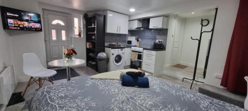 Harehills Apartamento | Charming, cosy hideaway with free WiFi, parking