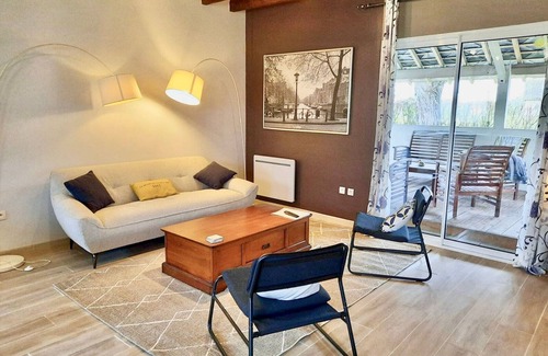 Brain-sur-Allonnes Cabaña | Encantador Gîte Cerca de la Loire con Jardín y Terraza Cúbierta para 4 Personas
