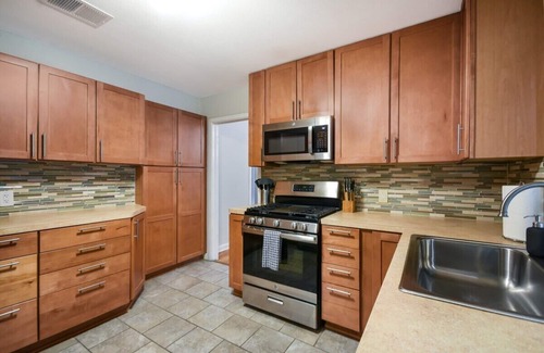 Brentwood Casa | 3 dormitorios Crestview, recientemente disponible!