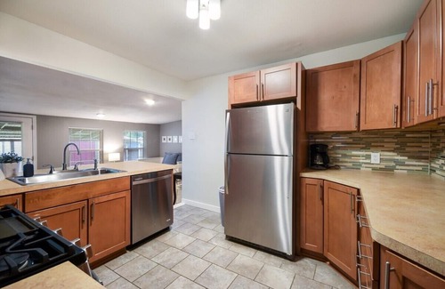 Brentwood Casa | 3 dormitorios Crestview, recientemente disponible!