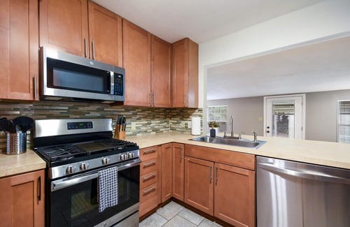 Brentwood Casa | 3 dormitorios Crestview, recientemente disponible!