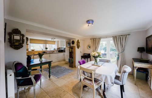 Manorbier Cabaña | Cottage con Encanto, 5 minutos a pie de la playa, pases gratuitos para el castillo