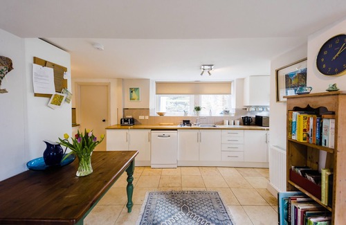 Manorbier Cabaña | Cottage con Encanto, 5 minutos a pie de la playa, pases gratuitos para el castillo