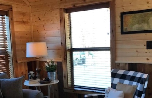 Graford Cabaña | Charming Cottage at Possum Kingdom Lake