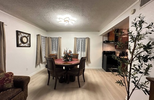 Biggs Field Cabaña | Charming cottage by Ft Bliss & US 54, WiFi, Private parking in delightful ElPaso