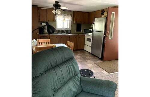 Tomahawk Cabaña | Charming Cottage by Lake Nokomis