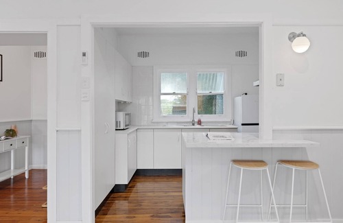 Woy Woy Casa | Charming Cottage by the Water Pet Friendly WoyWoy