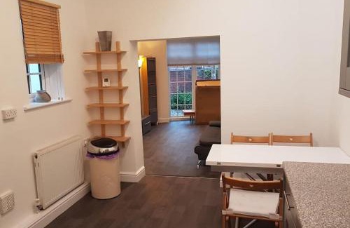 Leeds Casa | Charming cottage central Leeds close to LGI