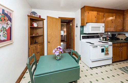 Summerville Historic District Casa | Charming Cottage close to Downtown Summerville