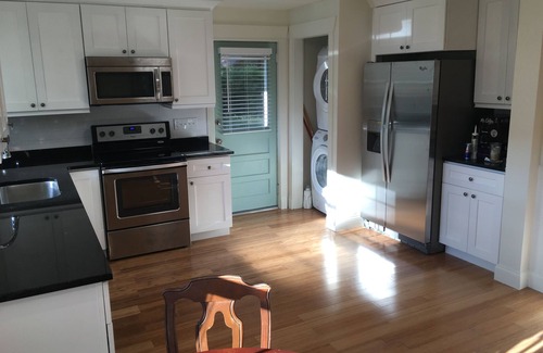 Savannah Cabaña | Cottage con Encanto - Completamente renovado. Cerca del centro de Savannah y Tybee