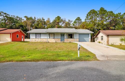 Crystal River Casa | Charming Cottage Escape home