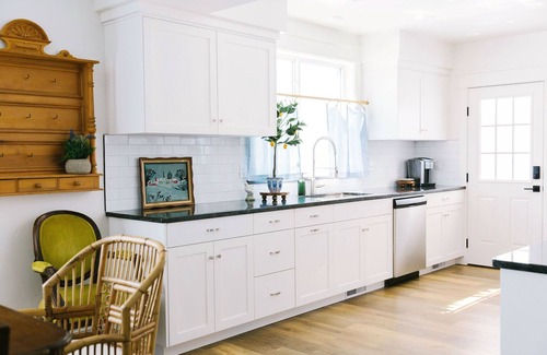 Afton Casa | Charming cottage home in downtown Afton, walking distance to restaurants.