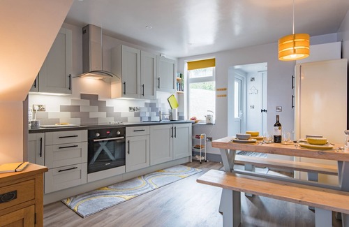Dover Cabaña | Charming cottage in a great location in Dover, just 10 minutes walk from the beach