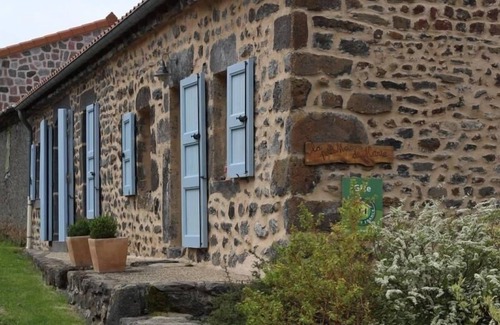 Ouides Cabaña | Casa rural con encanto en Ouides: chimenea, jardín, actividades al aire libre y paisajes volcánicos