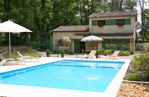 Fayence Cabaña | Encantadora casa de campo en un entorno de bosque sereno, aire acondicionado, wifi