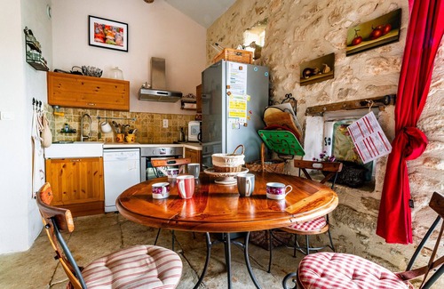 Clansayes Cabaña | Gite le lavandin, en una granja tranquila, piscina