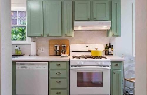 Downtown Vancouver Casa | Charming cottage in the city; walk to Main Street