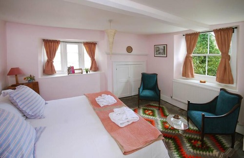 Frome Casa | Charming Cottage in the Heart of Frome with parking