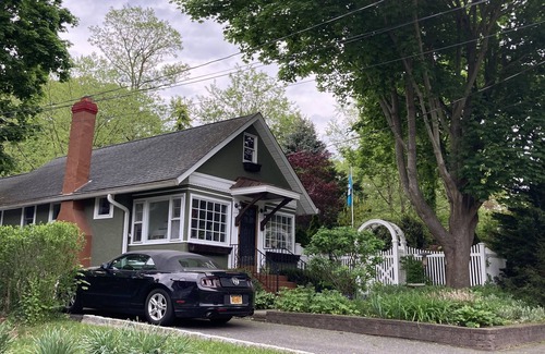 Sound Beach Casa | Charming cottage in Beach Community close to much!