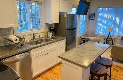 Asheville Cabaña | Charming Cottage Near Downtown, Parkway, and Biltmore