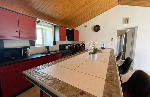 Bouin Cabaña | Amplio Gîte con acceso a 15 hectáreas, ideal para familias y amantes de caballos