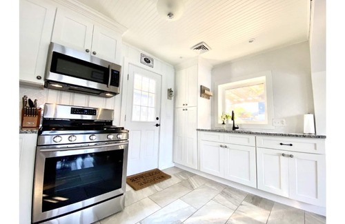 Livonia Center Casa | Charming cottage on Conesus Lake