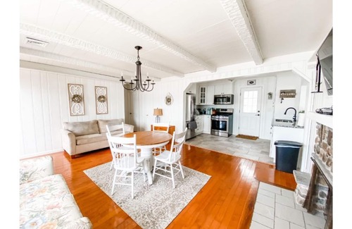 Livonia Center Casa | Charming cottage on Conesus Lake