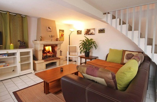 Montabard Cabaña | Casa independiente con terraza en haras, ideal para amantes de los caballos y naturaleza