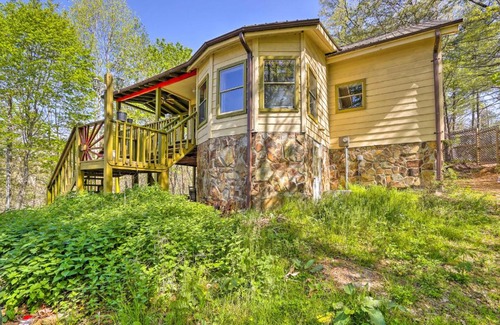 Foxfire Estates Casa | Charming Cottage with Deck in Blue Ridge!