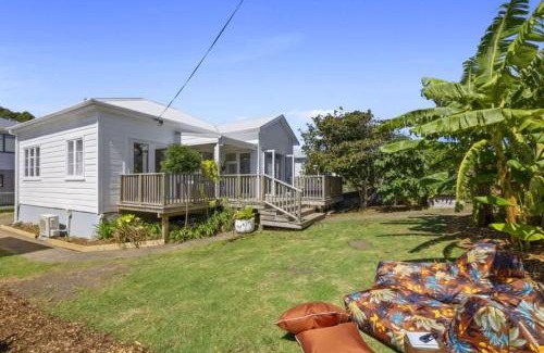 New Plymouth Casa | Charming Cottage - with deck & beach access