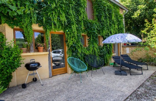 Daglan Cabaña | Gîte cosy au cœur du Périgord Noir avec cheminée, terrasse couverte et équipements modernes
