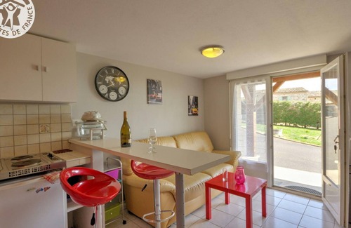Malleval Apartamento | Encantadora casa con piscina y wifi en el corazón de los viñedos
