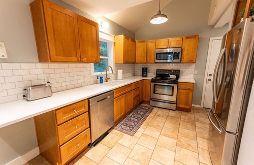 Fall City Casa | Charming Country House in Fall City, Hikers and Bikers Paradise. Pet friendly!