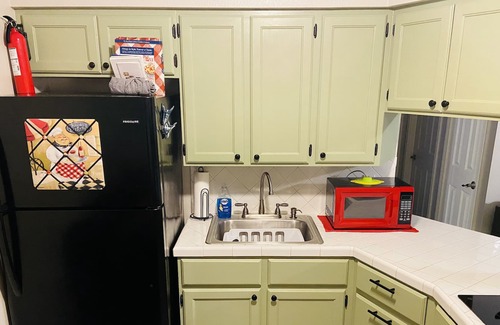 Eastern Division Apartamento | 🌟Charming Country Rustic Style 2 Bedroom Apt🌟