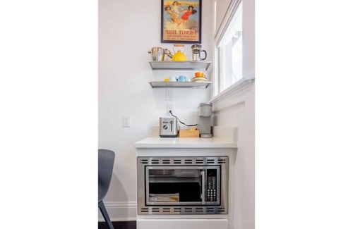 Seminole Heights Casa | Charming, Cozy 2-BR Apt Near Downtown Tampa