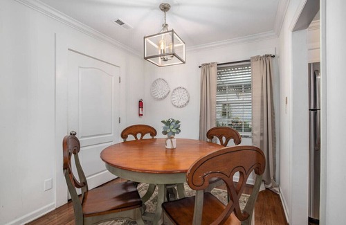 Mount Pleasant Casa | Charming, Cozy 3br/1ba Home Close to Shem Creek!