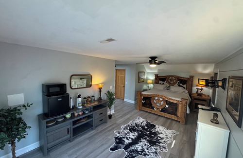Lebanon Cabina | Charming Cozy Cabin Studio Close to Nashville with Great Tennessee Views