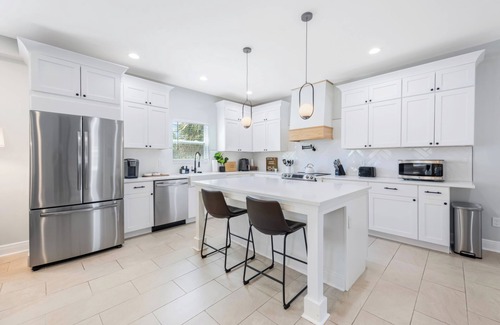 Tarpon Springs Casa | Charming, Cozy, Family Friendly - Close to Downtown/Sponge Docks/Beaches/Trails