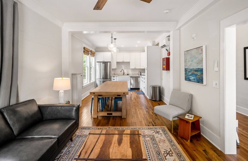 Historic Downtown Apalachicola Apartamento | Charming & Cozy King Room, Newly Renovated, Centrally Located in Apalach