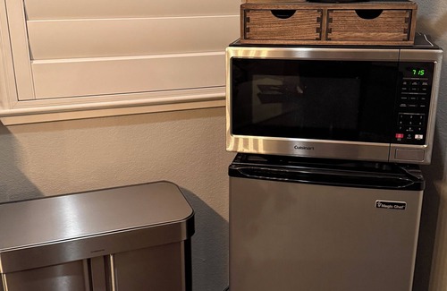 Manteca Apartamento | Charming & Cozy One-Bedroom Studio – Your Perfect Getaway Awaits!